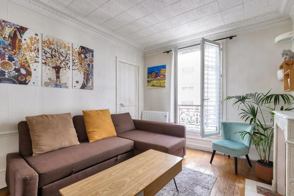 Cosy 2 Bedroom Flat Near Place D\'Italie contacts